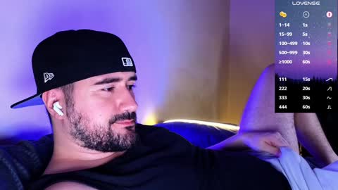 Snapshot of theoravi chatting on 01/22/25, 02:48 Theo Ravi online show from 01/22/25, 02:48