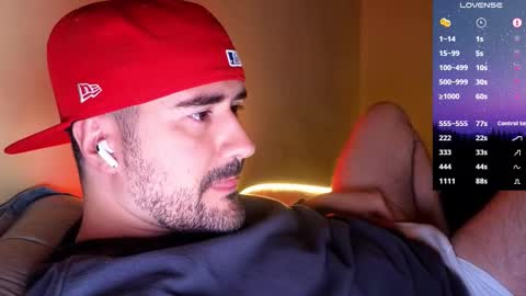 Snapshot of theoravi chatting on 11/11/25, 04:01 Theo Ravi online show from 11/11/25, 04:01