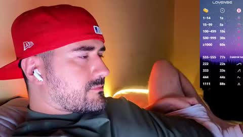 Snapshot of theoravi chatting on 11/13/25, 03:49 Theo Ravi online show from 11/13/25, 03:49