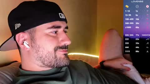 Snapshot of theoravi chatting on 11/14/25, 03:16 Theo Ravi online show from 11/14/25, 03:16