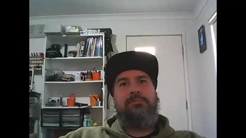 Snapshot of theozbeardguy chatting on 09/12/25, 03:17 aussiebeard online show from 09/12/25, 03:17