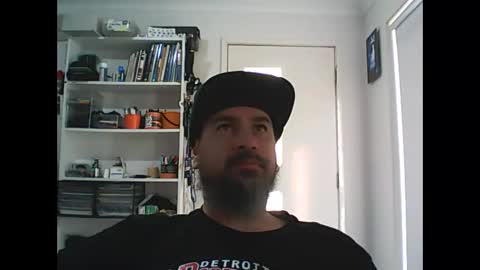 Snapshot of theozbeardguy chatting on 05/11/26, 12:05 aussiebeard online show from 05/11/26, 12:05