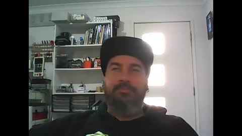 Snapshot of theozbeardguy chatting on 05/12/26, 01:25 aussiebeard online show from 05/12/26, 01:25