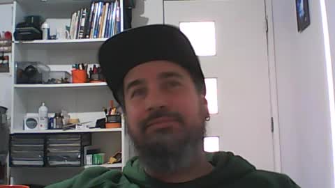 Snapshot of theozbeardguy chatting on 07/16/26, 01:44 aussiebeard online show from 07/16/26, 01:44