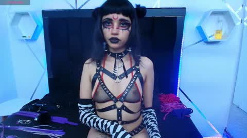 Yue Eclipsa online show from 12/15/24, 12:06