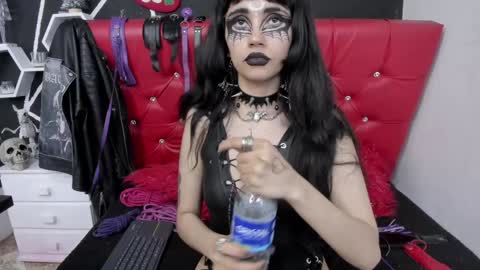 Yue Eclipsa online show from 12/31/24, 07:20