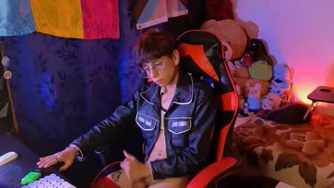 Matt independent model  online show from 10/07/25, 10:18