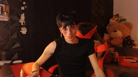 Snapshot of theprince_red chatting on 05/12/26, 08:28 Matt independent model online show from 05/12/26, 08:28