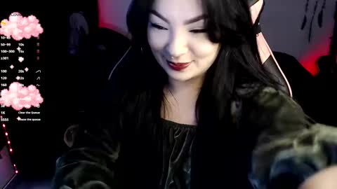 Sara online show from 10/26/25, 04:57