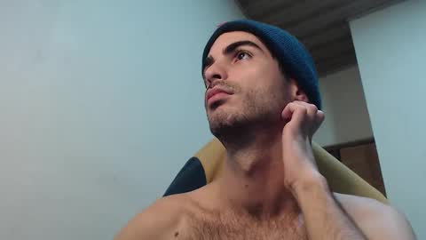 Santiago Enrique online show from 10/24/25, 06:21