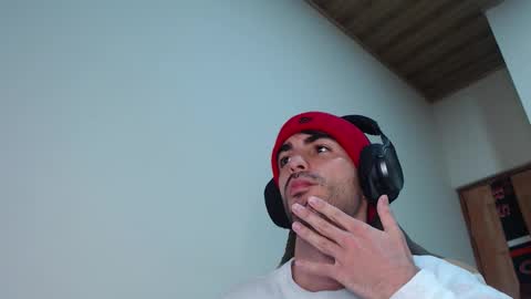 Santiago Enrique online show from 02/12/26, 04:40