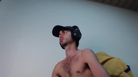 Santiago Enrique online show from 03/04/26, 04:29