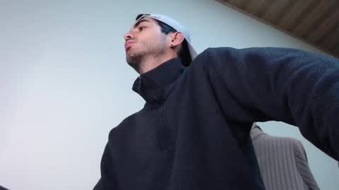 Santiago Enrique online show from 03/06/26, 05:04