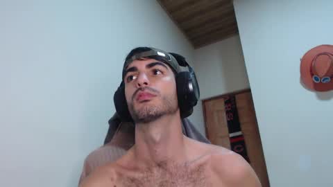 Santiago Enrique online show from 04/24/26, 06:38