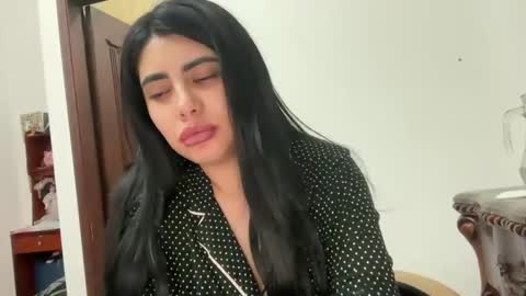 Snapshot of therealcamilabaddie chatting on 01/12/25, 06:39 therealcamilabaddie online show from 01/12/25, 06:39