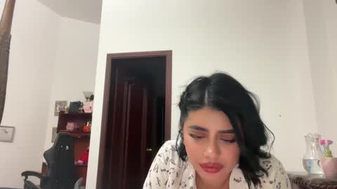 Snapshot of therealcamilabaddie chatting on 03/01/25, 09:18 therealcamilabaddie online show from 03/01/25, 09:18