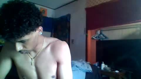 Snapshot of therealprimitive chatting on 11/10/25, 04:39 therealprimitive online show from 11/10/25, 04:39