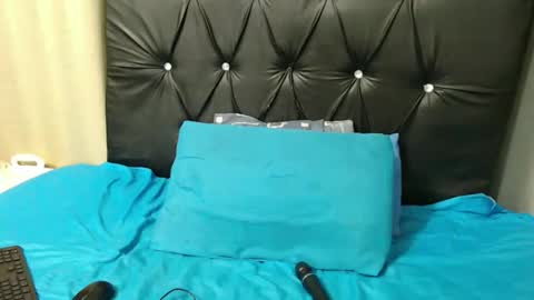 Snapshot of theshybaddie chatting on 09/10/25, 07:08 theshybaddie online show from 09/10/25, 07:08