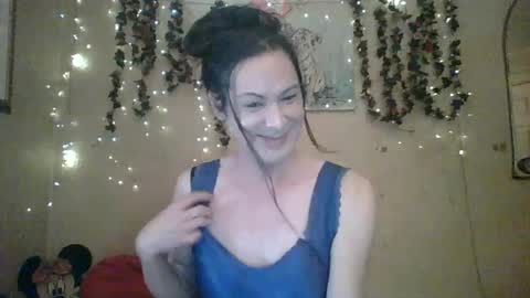Snapshot of thesillymillie chatting on 07/26/26, 06:04 sillymillie0 online show from 07/26/26, 06:04