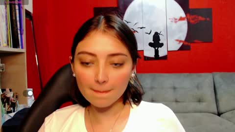 Snapshot of thesweethari chatting on 01/23/25, 04:19 I dont do real meetings My bio online show from 01/23/25, 04:19