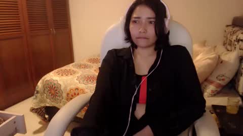 Mai online show from 09/26/25, 02:04