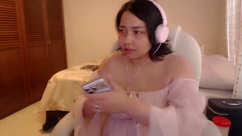 Snapshot of thetalkingbutt chatting on 07/07/26, 08:57 Mai online show from 07/07/26, 08:57