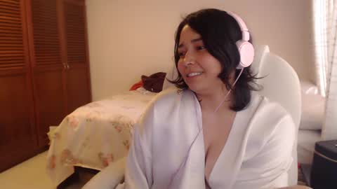 Snapshot of thetalkingbutt chatting on 07/10/26, 02:52 Mai online show from 07/10/26, 02:52