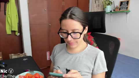 Nicole online show from 01/06/26, 03:27