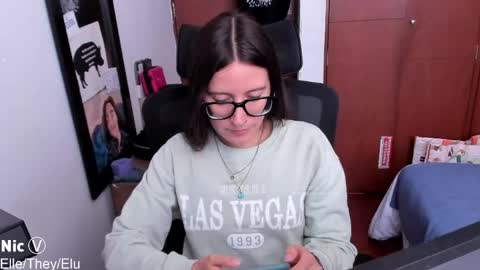 Nicole online show from 04/29/26, 06:47