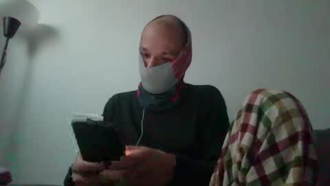 Scarf guy online show from 02/14/25, 05:14