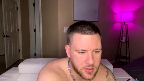 Snapshot of theviberoom chatting on 10/01/25, 05:41 The Vibe Room online show from 10/01/25, 05:41