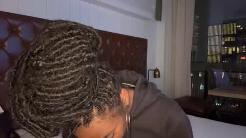 Snapshot of thevixensapphire chatting on 02/16/26, 12:07 Sapphire the Vixen online show from 02/16/26, 12:07