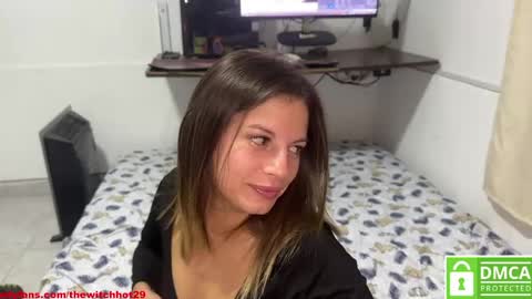Snapshot of thewitchhot chatting on 05/08/26, 10:26 Gretel y Nick online show from 05/08/26, 10:26