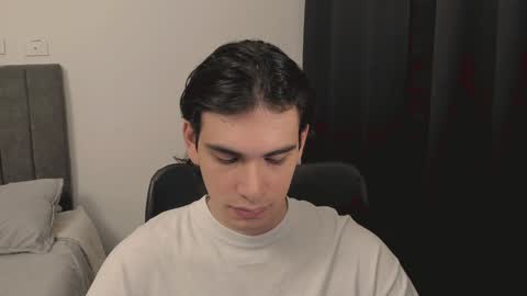 Snapshot of thiaan__ chatting on 12/10/24, 04:13 thiaan__ online show from 12/10/24, 04:13