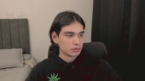 Snapshot of thiaan__ chatting on 12/14/24, 01:39 thiaan__ online show from 12/14/24, 01:39