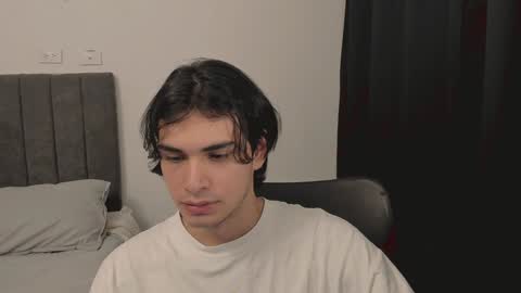 Snapshot of thiaan__ chatting on 12/17/24, 11:16 thiaan__ online show from 12/17/24, 11:16