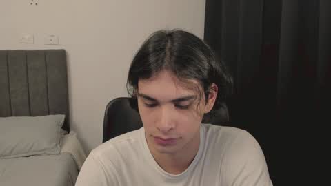 Snapshot of thiaan__ chatting on 12/22/24, 03:55 thiaan__ online show from 12/22/24, 03:55