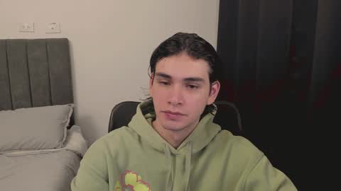 Snapshot of thiaan__ chatting on 12/23/24, 11:17 thiaan__ online show from 12/23/24, 11:17