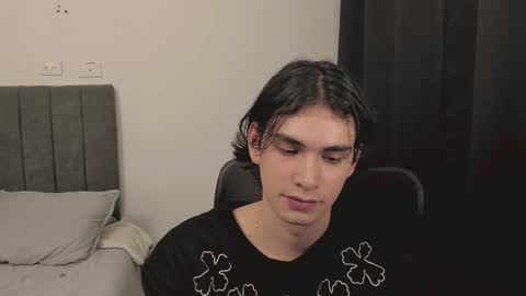 Snapshot of thiaan__ chatting on 12/25/24, 11:10 thiaan__ online show from 12/25/24, 11:10