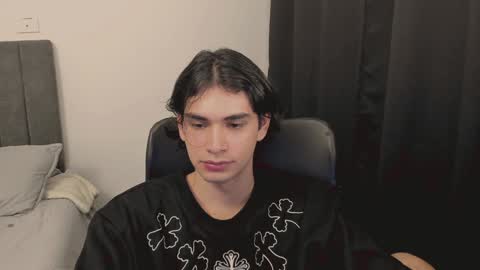 Snapshot of thiaan__ chatting on 12/26/24, 02:12 thiaan__ online show from 12/26/24, 02:12