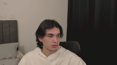 Snapshot of thiaan__ chatting on 12/31/24, 12:11 thiaan__ online show from 12/31/24, 12:11