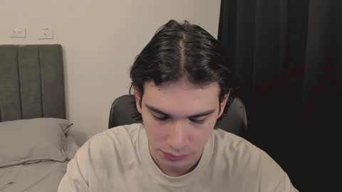 Snapshot of thiaan__ chatting on 01/01/25, 11:29 thiaan__ online show from 01/01/25, 11:29