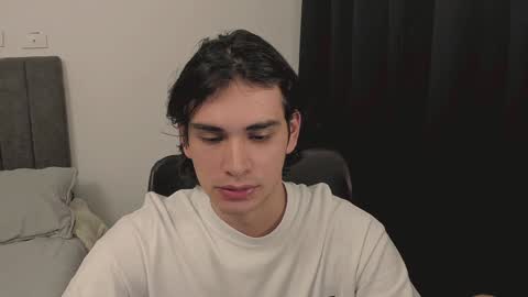 Snapshot of thiaan__ chatting on 01/11/25, 05:20 thiaan__ online show from 01/11/25, 05:20