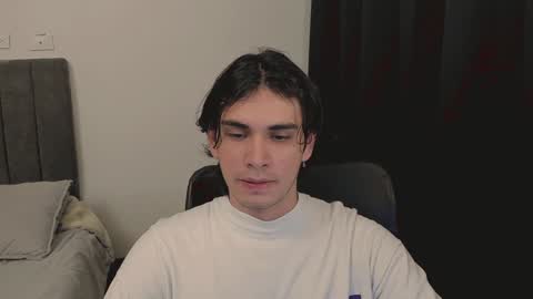 Snapshot of thiaan__ chatting on 01/12/25, 01:42 thiaan__ online show from 01/12/25, 01:42