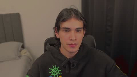 Snapshot of thiaan__ chatting on 01/19/25, 02:15 thiaan__ online show from 01/19/25, 02:15