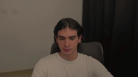 Snapshot of thiaan__ chatting on 01/22/25, 01:42 thiaan__ online show from 01/22/25, 01:42