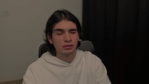 Snapshot of thiaan__ chatting on 01/25/25, 02:26 thiaan__ online show from 01/25/25, 02:26