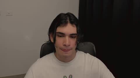 Snapshot of thiaan__ chatting on 02/14/25, 09:32 thiaan__ online show from 02/14/25, 09:32