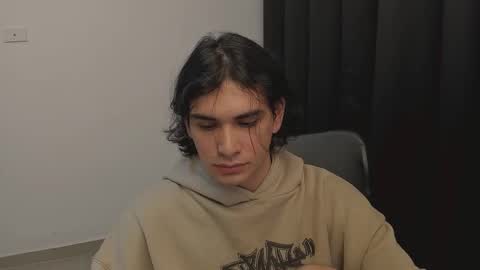 Snapshot of thiaan__ chatting on 02/20/25, 04:28 thiaan__ online show from 02/20/25, 04:28