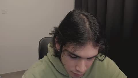 Snapshot of thiaan__ chatting on 03/03/25, 12:15 thiaan__ online show from 03/03/25, 12:15